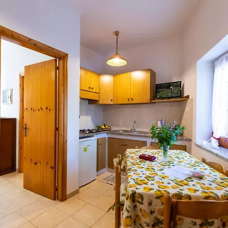 Hibiscusuno Apartmanhotel Tropea