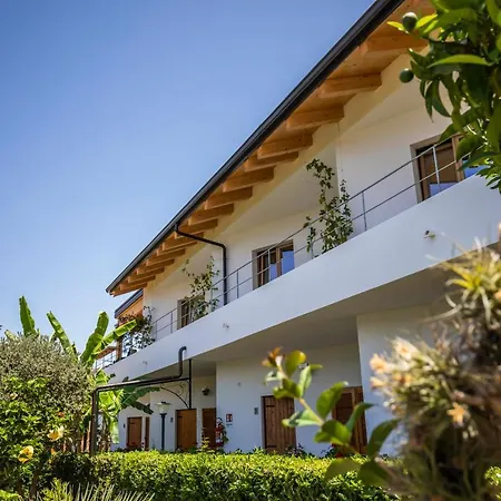 Hibiscusuno Aparthotel Tropea