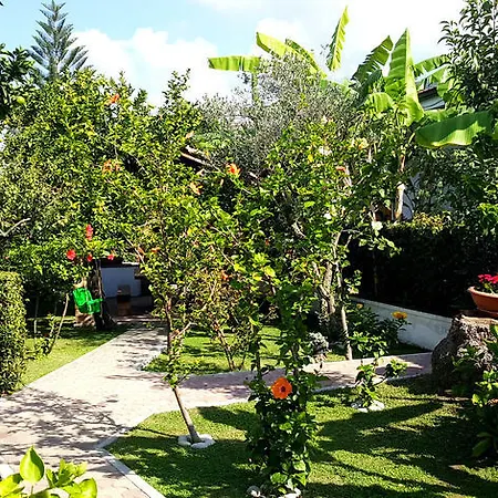 Hibiscusuno Aparthotel